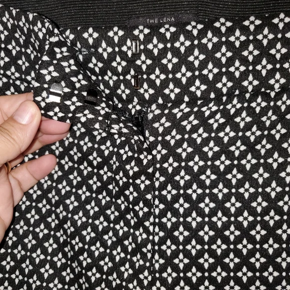 Lane Bryant 28 black white pattern The Lena capris crop ankle pants stretch - Picture 4 of 7
